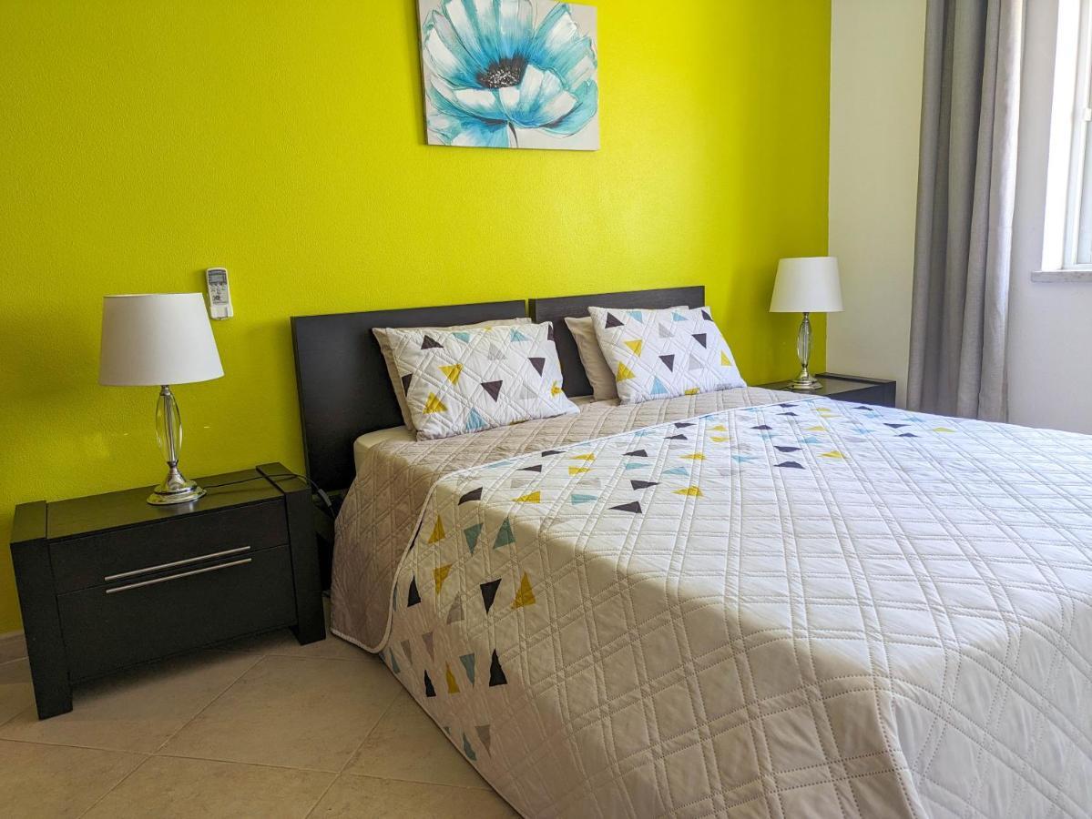 Two Bedroom Apartment - 110M2, Ac, Terrace, Wi-Fi Lagos Eksteriør bilde