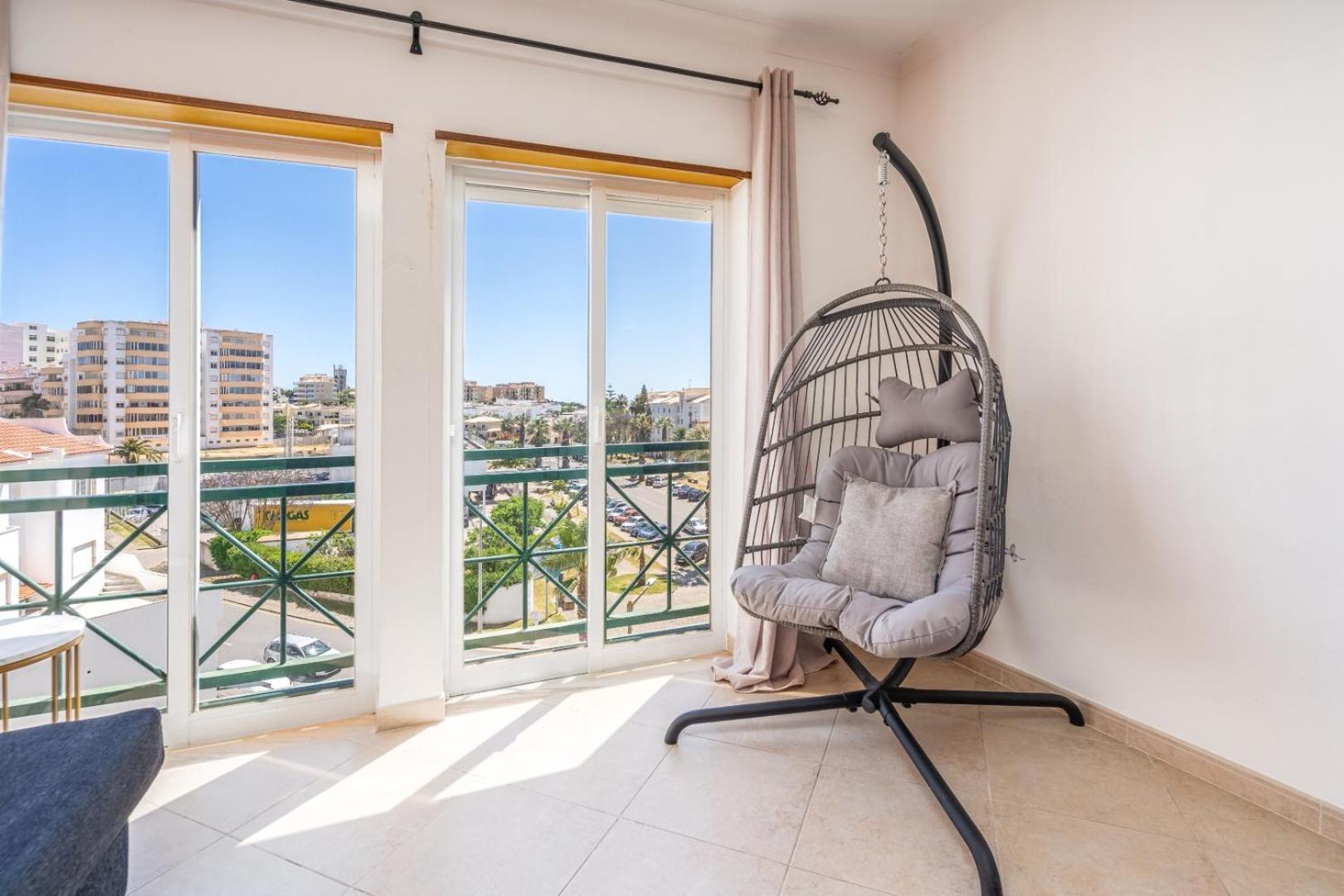 Two Bedroom Apartment - 110M2, Ac, Terrace, Wi-Fi Lagos Eksteriør bilde