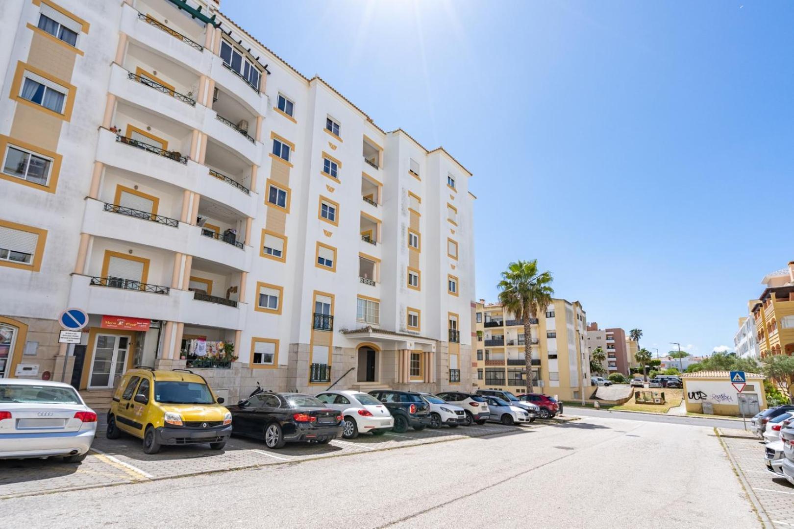 Two Bedroom Apartment - 110M2, Ac, Terrace, Wi-Fi Lagos Eksteriør bilde