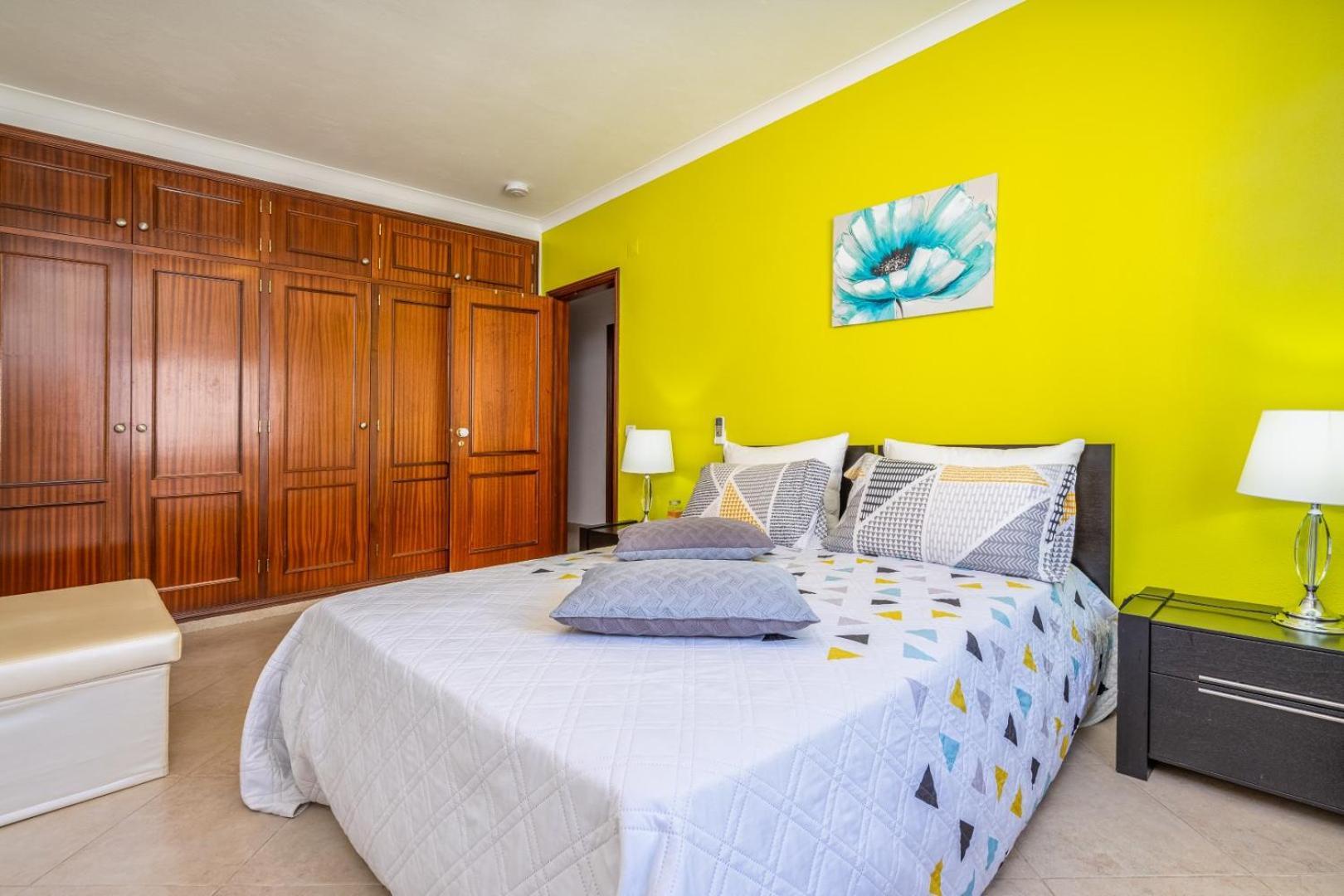 Two Bedroom Apartment - 110M2, Ac, Terrace, Wi-Fi Lagos Eksteriør bilde