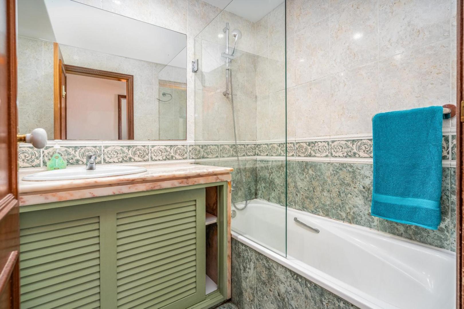 Two Bedroom Apartment - 110M2, Ac, Terrace, Wi-Fi Lagos Eksteriør bilde