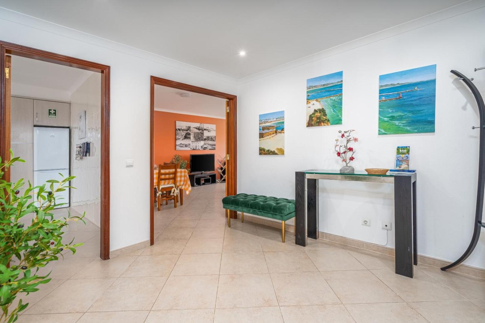 Two Bedroom Apartment - 110M2, Ac, Terrace, Wi-Fi Lagos Eksteriør bilde